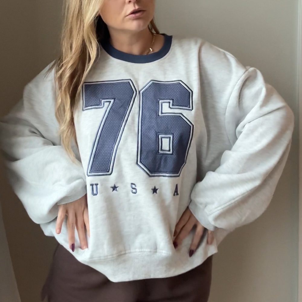 Women's Gray & Blue Graphic USA Memorial Day 4th of July Sweatshirt - Picture 7 of 10